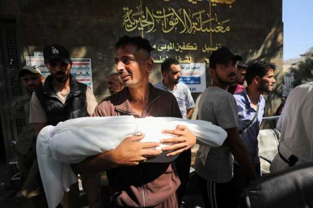 60 شهيدا في غزة والمجازر تستهدف أطفالا ومجوّعين