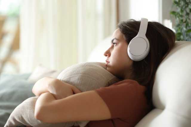 نصائح لحماية سمعك.. استخدم السدادات ولا تزل الشمع في المنزل