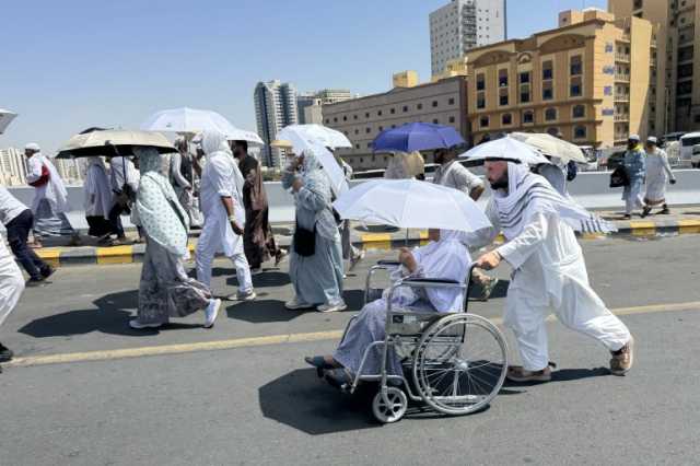 الحجاج المتعجلون يؤدون طواف الوداع في ثاني أيام التشريق