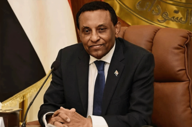 رئيس مجلس الوزراء السوداني يصدر قرارا بتعيين وزيرين للدفاع والداخلية