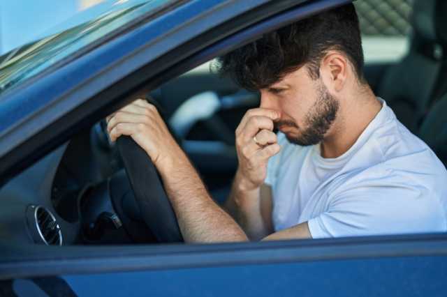 كيف تتخلص من العفن داخل سيارتك؟ دليل الوقاية والتنظيف الآمن