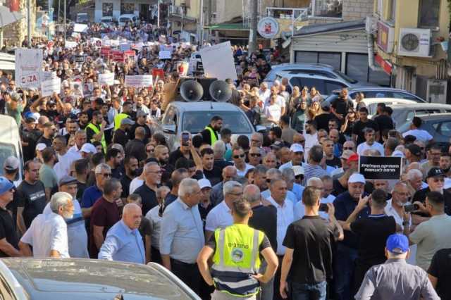 مظاهرات داخل الخط الأخضر تنديدا بتجويع غزة وأمن السلطة يقمع محتجين بنابلس