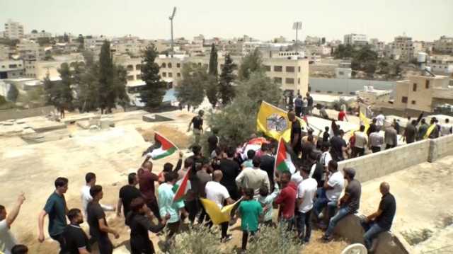 الاحتلال يقتحم عزاء الشهيد الهذالين بمسافر يطا جنوب الخليل