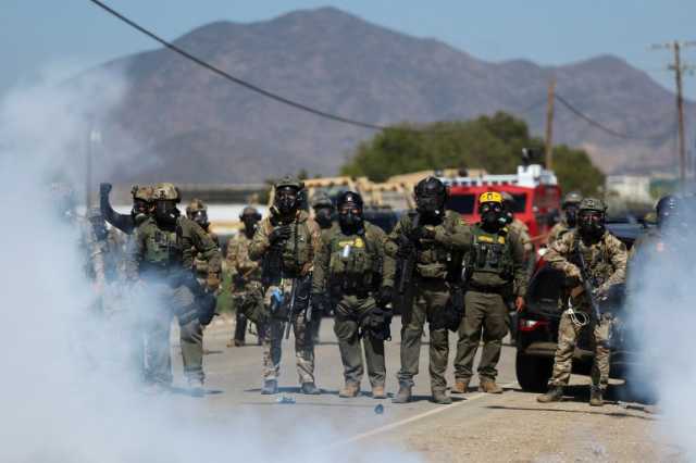 إدارة ترامب تدافع عن أساليبها العنيفة في توقيف المهاجرين