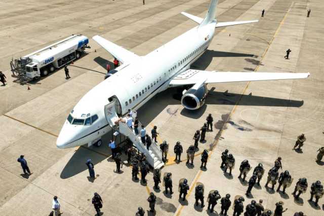 خفايا صفقات ترحيل المهاجرين من أميركا إلى دول ثالثة