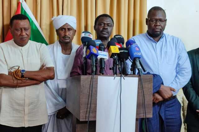 ماذا تعني تلميحات مناوي بإمكانية تواصله مع الدعم السريع؟