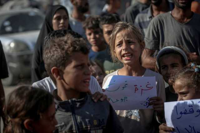 طبيب بريطاني: الماء والملح قوت أطفال غزة