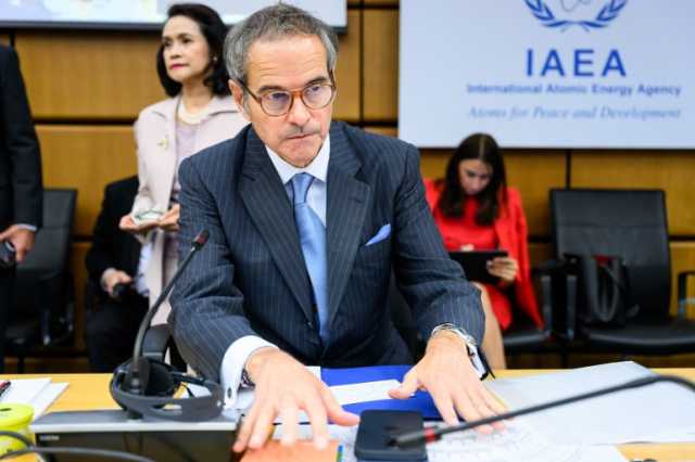 إيران تنتظر زيارة مفتشي الوكالة الذرية وتتمسك بالتخصيب