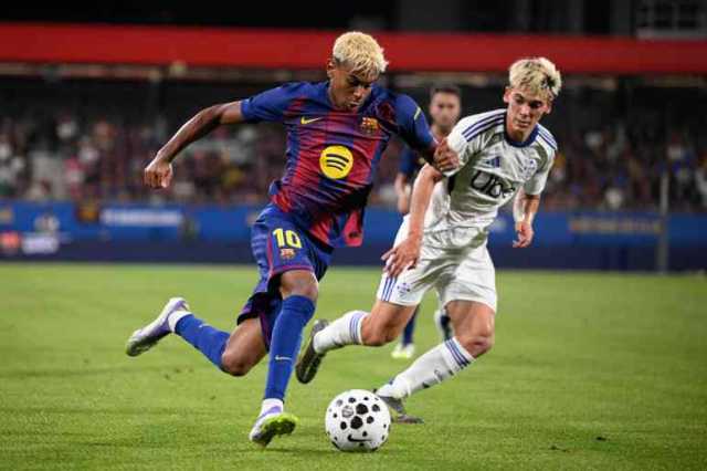 هل يُطيح ريال مدريد بغريمه برشلونة من عرش الليغا؟