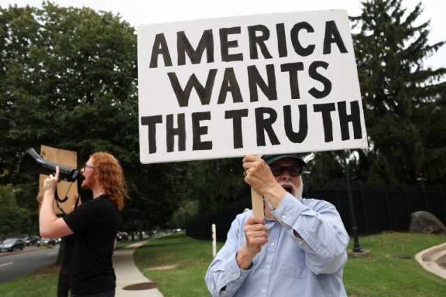 نيويورك تايمز: ما الذي يخشاه ترامب من كشف وثائق جيفري إبستين؟