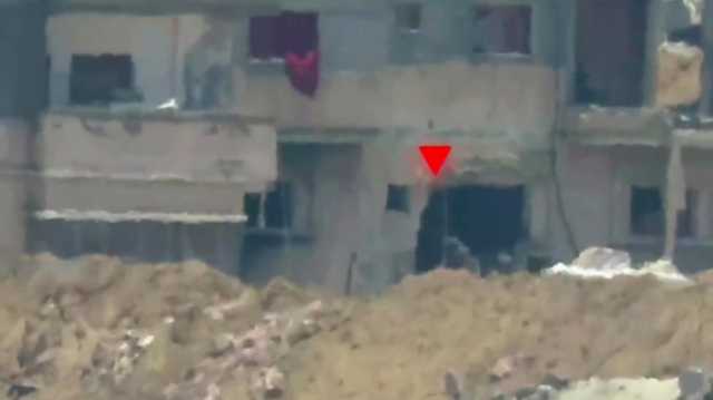 سرايا القدس تبث مشاهد استهداف مقر قيادة للاحتلال بصاروخ موجه وإصابته