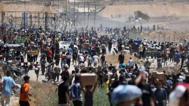56 شهيدا بغزة منذ فجر اليوم نصفهم من طالبي المساعدات