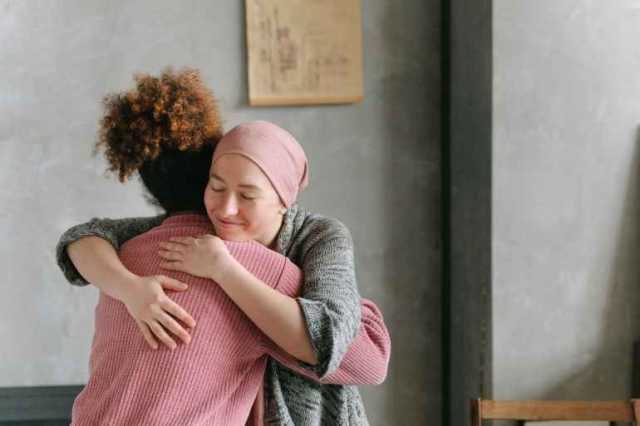عندما يطرق السرطان باب العائلة.. كيف تكون سندا حقيقيا للمريض؟