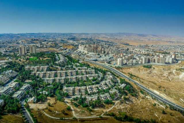 التلة الفرنسية.. مستوطنة بنيت على أنقاض بلدة لفتا المقدسية