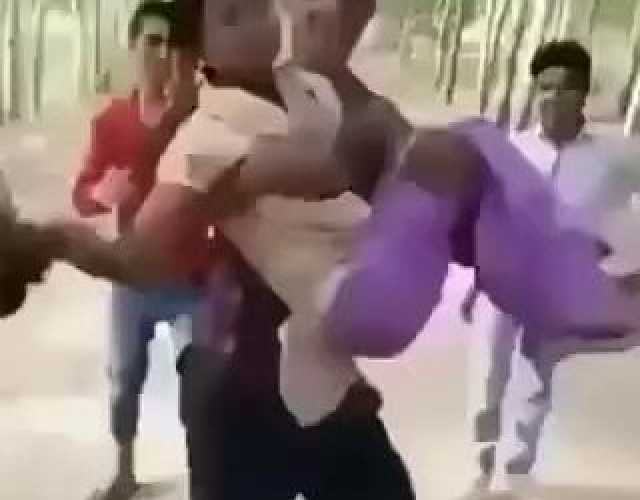 فيديو عن اعتداء مسلمين على فتاة هندوسية بالهند.. ما حقيقته؟