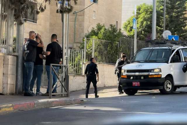 الاحتلال يقتحم مجمع النقابات بالقدس ويدْهم مناطق عدة بالضفة الغربية