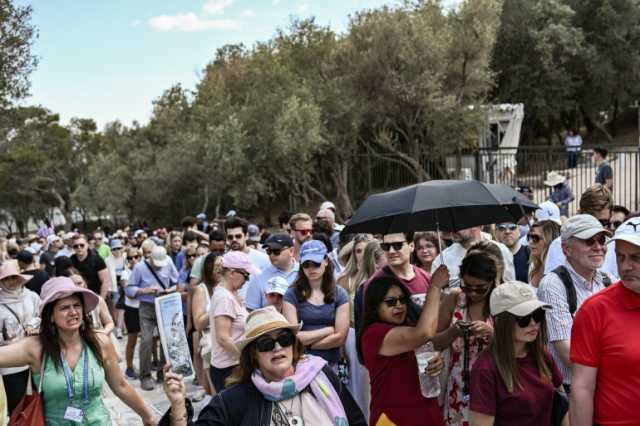 سكان وسط أثينا التاريخية منزعجون من السياحة المفرطة