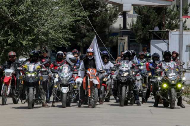 أفغانستان تتهم باكستان بشن هجمات جوية على أراضيها وتستدعي السفير