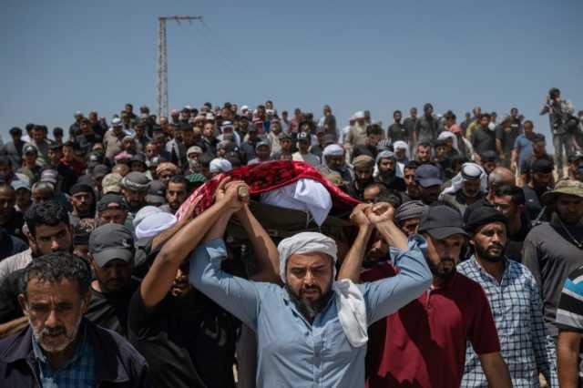 تشييع جثمان الشهيد عودة الهذالين بالضفة