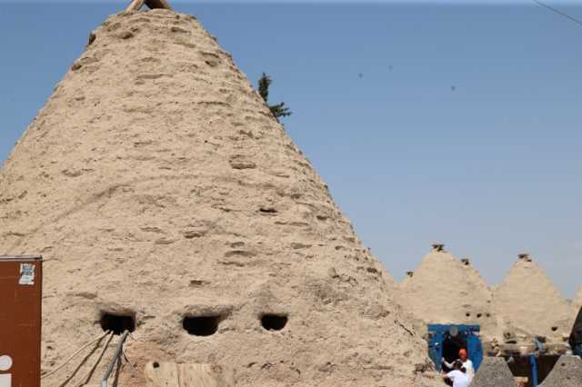 منازل حرّان المخروطية بتركيا.. تحفة معمارية تاريخية صامدة أمام حرارة الصيف القاسية