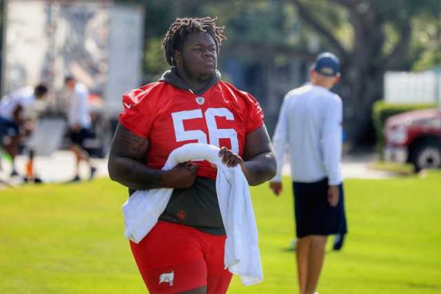 فريق أميركي يستغني عن لاعب وزنه 204 كيلوغرامات