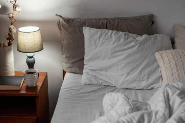 10 مشتتات في الغرفة تسرق راحتك.. تجنبها لنوم أفضل