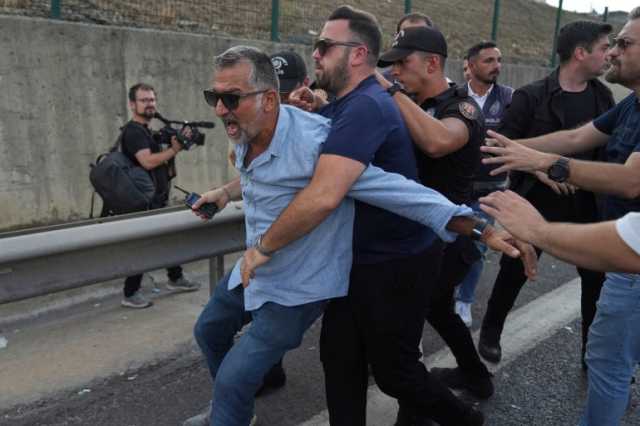 مواجهات أمام مقر حزب معارض في إسطنبول