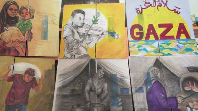 لوحاته تجوب أوروبا.. لماذا لجأ فنان من غزة للرسم على الكراتين؟