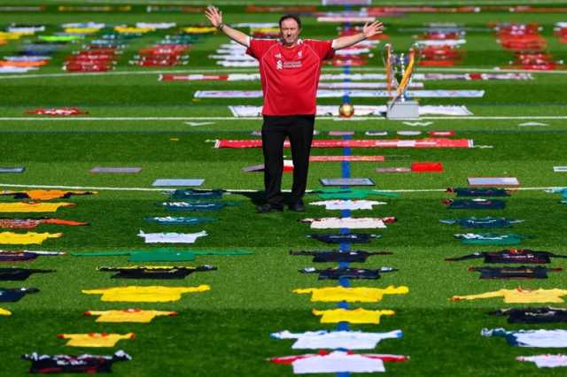 مشجع سويسري يحطم الرقم القياسي بجمعه 1047 قميصا لليفربول