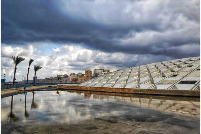 معرض مكتبة الإسكندرية الدولي للكتاب يحتفي بالمغربي محمد بن عيسى