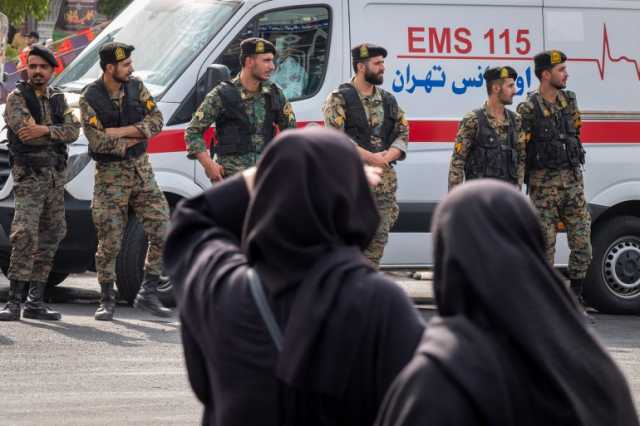 إيران تشن حملة على الجواسيس وتنفذ اعتقالات وتضبط ورشة سرية