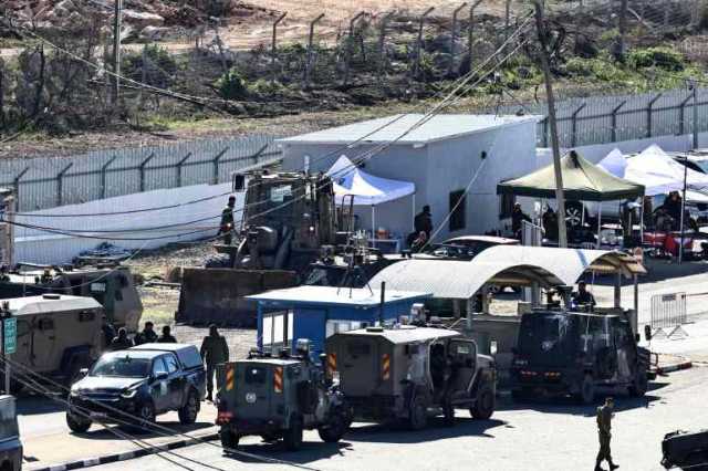 أسوشيتد برس: إسرائيل تغيّر أماكن تعذيب الأسرى الفلسطينيين