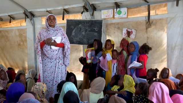 الجزيرة ترصد أوضاع مدارس الطوارئ بمخيمات النازحين في السودان