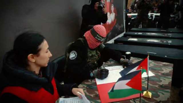 القسام توثق مشاهد أول عملية تسليم جثث 4 أسرى إسرائيليين