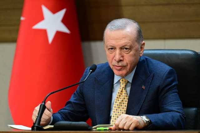أردوغان يرى في دعوة أوجلان لإلقاء السلاح فرصة تاريخية