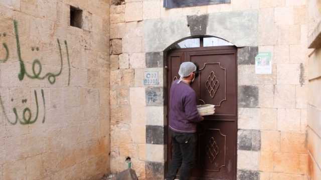 إفطار النازحين في الشمال السوري يعتمد على مبادرات خيرية