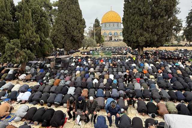 بالصور.. صلاة الجمعة الأولى من رمضان بالمسجد الأقصى