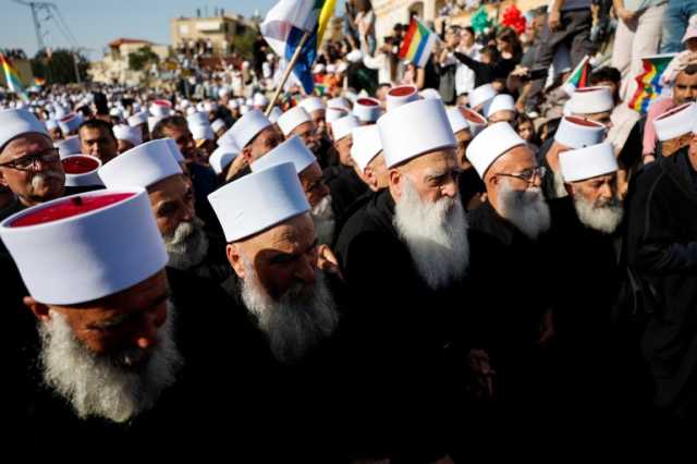 إسرائيل تعلّق دخول عمال سوريين دروز للعمل فيها