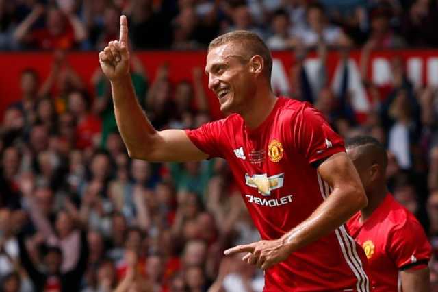 الصربي فيديتش.. من الحرب الأهلية إلى المجد مع مانشستر يونايتد