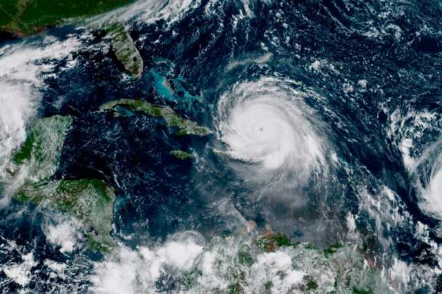 كيف تتشكل الأعاصير؟ وما الذي يجعلها أشد فتكا؟