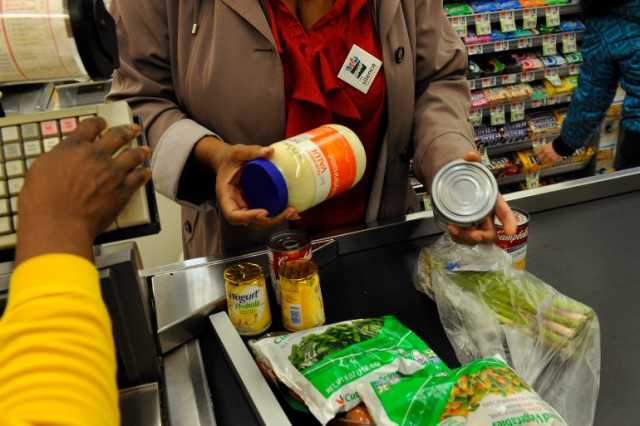 رايتس ووتش: عشرات ملايين الأميركيين معرضون للجوع بسبب توقف برنامج حكومي