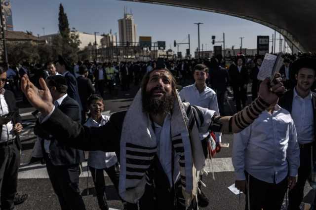 نحن نصلي ونخدم ونموت.. جنود إسرائيليون غاضبون من الحريديم