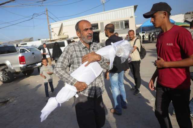 إسرائيل تواصل خروقاتها بغزة.. 3 شهداء بحي التفاح واستهداف مدارس تؤوي نازحين