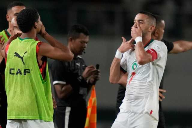 10 نجوم عاطلين عن العمل بينهم المغربي زياش