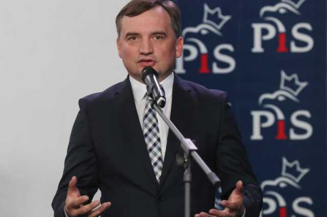 الادعاء البولندي يطالب بالقبض على وزير العدل الأسبق بتهم فساد