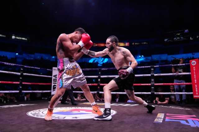 حفيد الأسطورة كلاي ينجح في التقليد ويخفق في الفوز