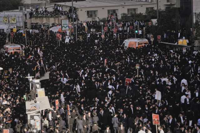 نحو 200 ألف من الحريديم يتظاهرون بالقدس رفضا للتجنيد