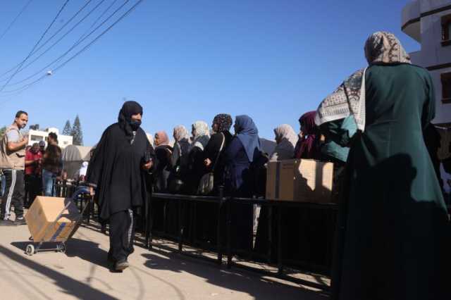 دخول محدود للمساعدات إلى غزة والاحتلال يمنع توفير الخيام