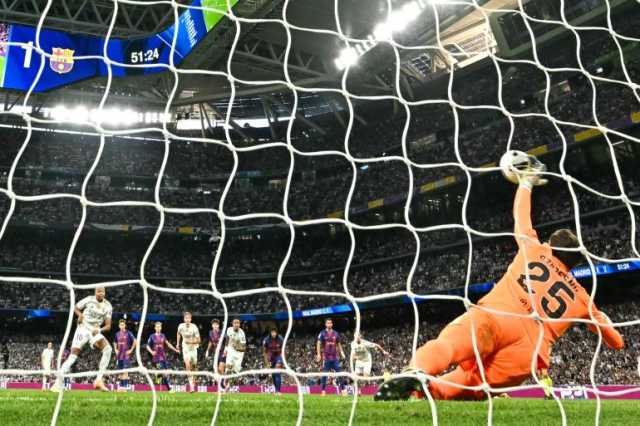 هكذا تمكن تشيزني من صد ركلة جزاء مبابي في الكلاسيكو