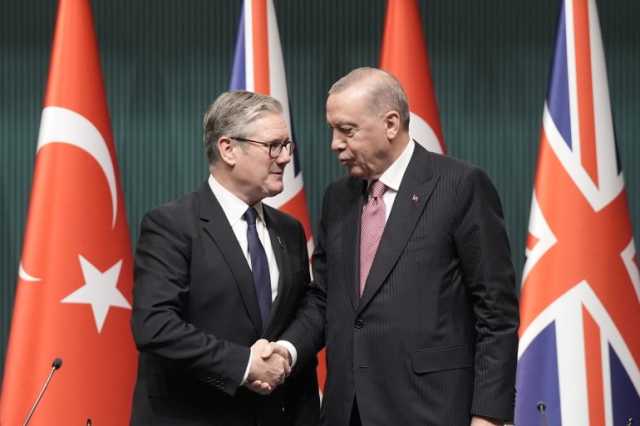 أردوغان وستارمر يؤكدان ضرورة الحفاظ على وقف إطلاق النار بغزة